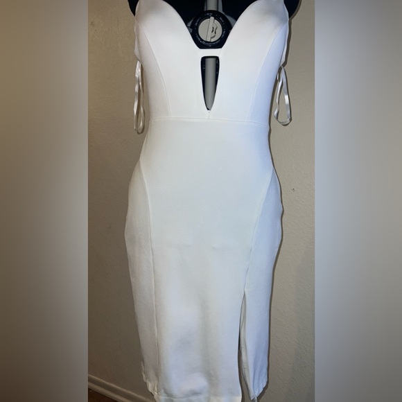 Bebe. Dress - Picture 4 of 15